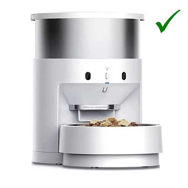 Automatic pet feeding